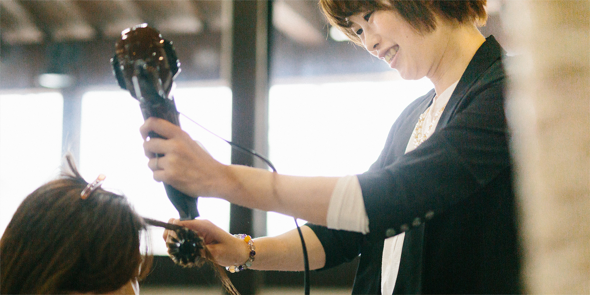 石川県輪島市のヘアサロン「ヘアシーク・ダブル」店長のブロー